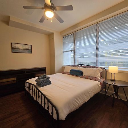 Amazing Condos Beautiful View 2 Blocks To French Quarter, Small Rooftop Pool, Gym, Seanger Theater, Super Dome, And Bourbon St New Orleans Cameră foto