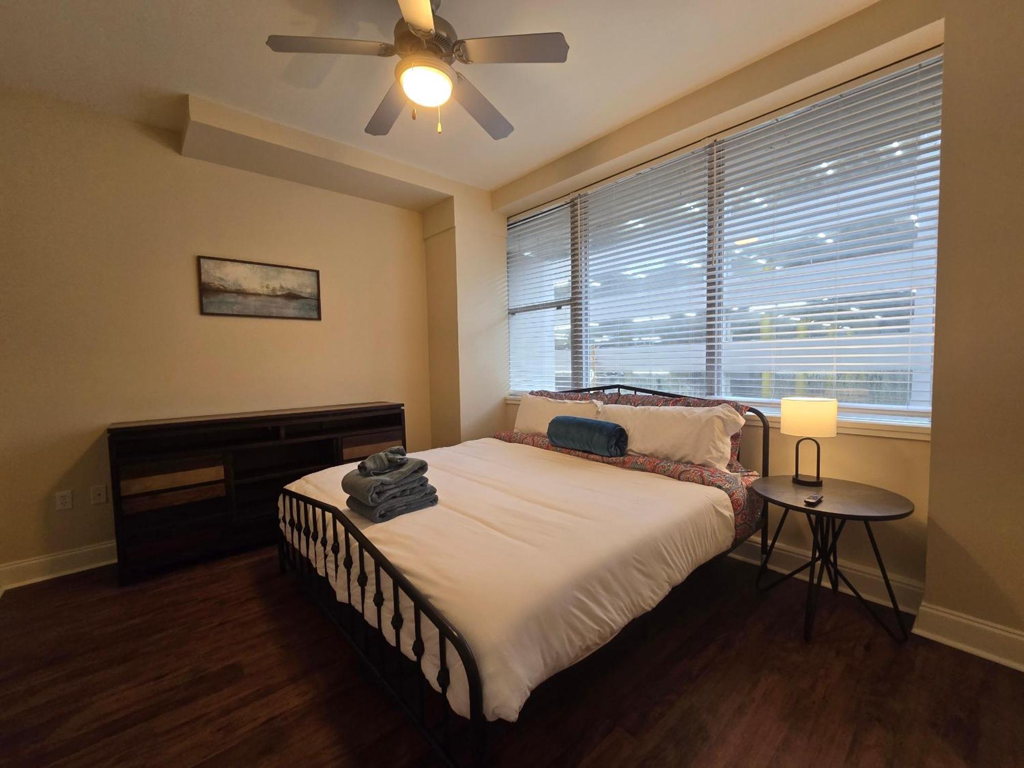 Amazing Condos Beautiful View 2 Blocks To French Quarter, Small Rooftop Pool, Gym, Seanger Theater, Super Dome, And Bourbon St New Orleans Cameră foto