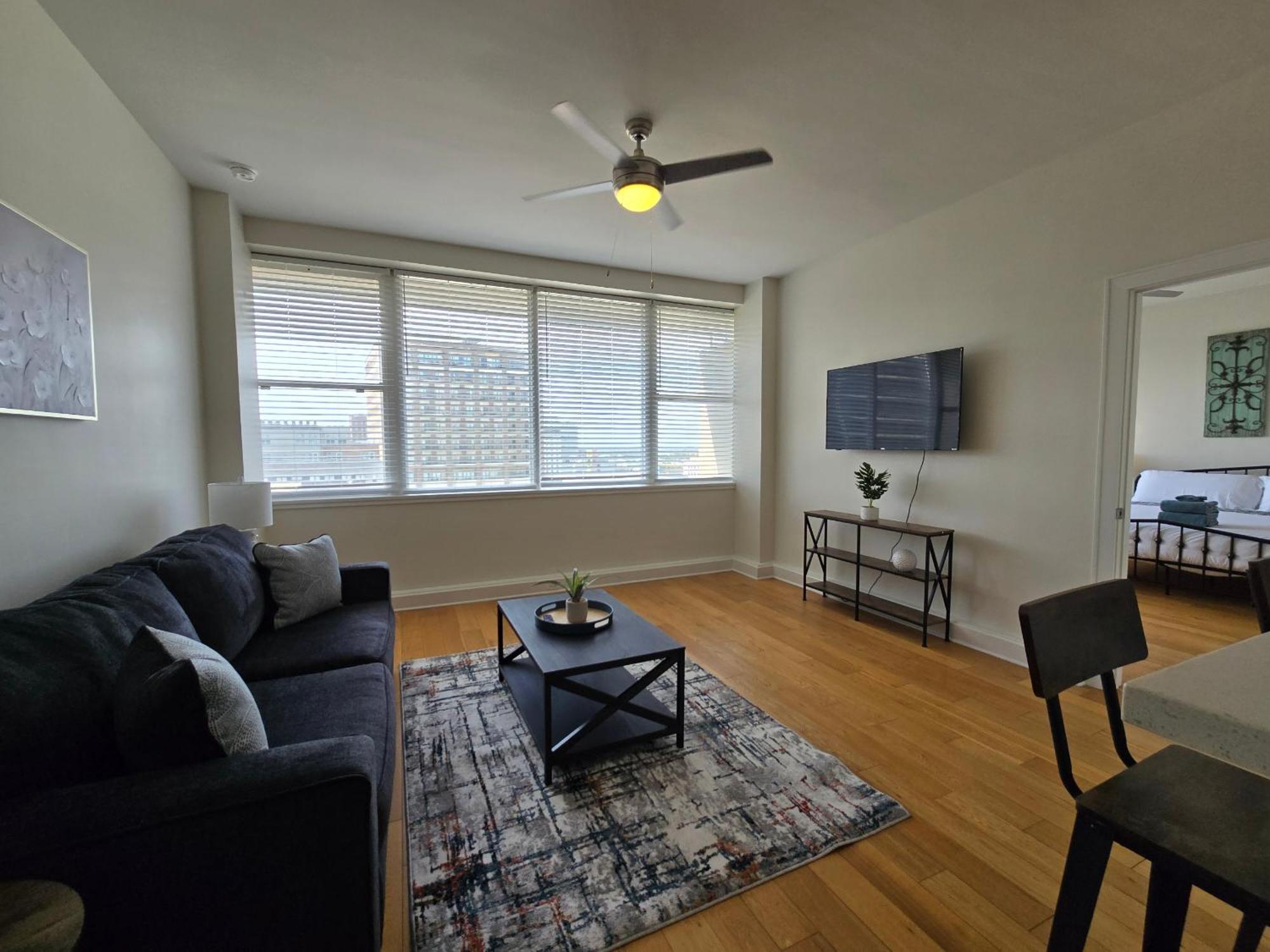 Amazing Condos Beautiful View 2 Blocks To French Quarter, Small Rooftop Pool, Gym, Seanger Theater, Super Dome, And Bourbon St New Orleans Cameră foto