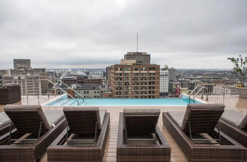 Amazing Condos Beautiful View 2 Blocks To French Quarter, Small Rooftop Pool, Gym, Seanger Theater, Super Dome, And Bourbon St New Orleans Exterior foto