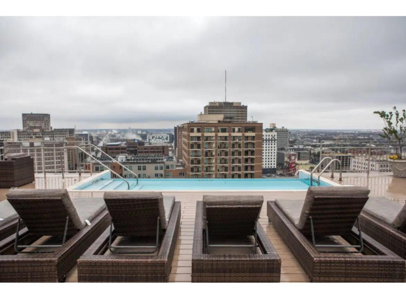 Amazing Condos Beautiful View 2 Blocks To French Quarter, Small Rooftop Pool, Gym, Seanger Theater, Super Dome, And Bourbon St New Orleans Exterior foto