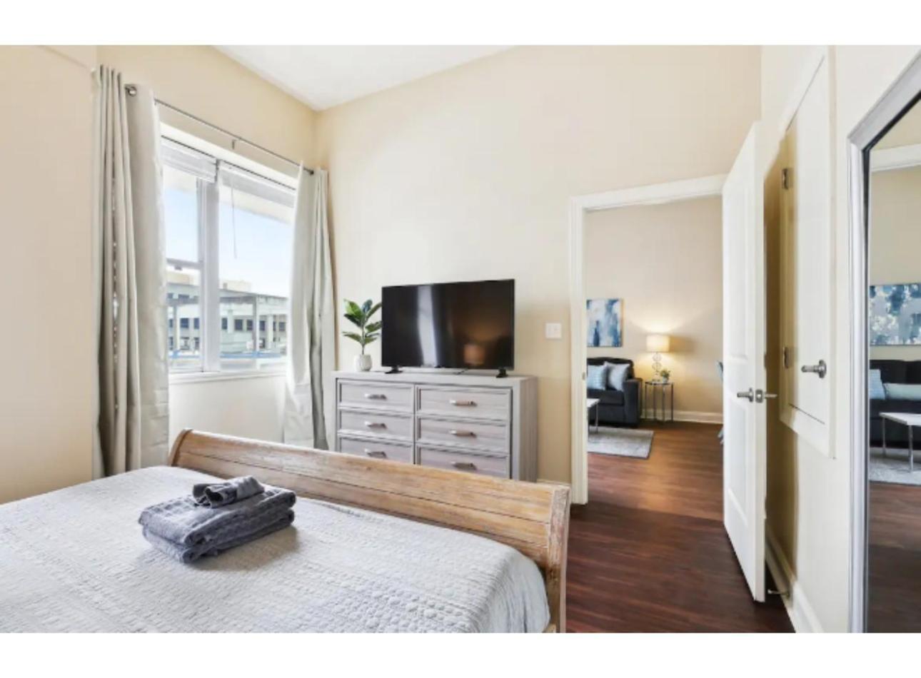 Amazing Condos Beautiful View 2 Blocks To French Quarter, Small Rooftop Pool, Gym, Seanger Theater, Super Dome, And Bourbon St New Orleans Cameră foto