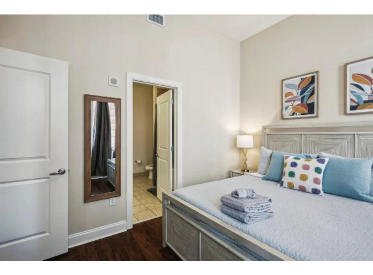 Amazing Condos Beautiful View 2 Blocks To French Quarter, Small Rooftop Pool, Gym, Seanger Theater, Super Dome, And Bourbon St New Orleans Cameră foto
